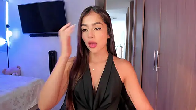 AmyDavis  online show from April 27, 8:18 pm