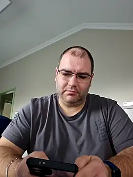 Snapshot of Andrew1900529 chatting on December 12, 1:17 pm Andrew1900529 online show from December 12, 1:17 pm