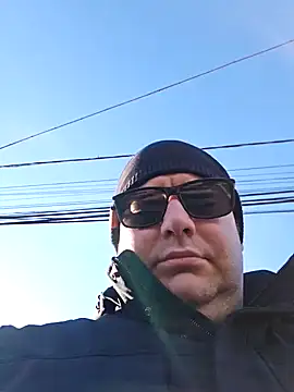 Snapshot of Andrew1900529 chatting on December 17, 8:34 am Andrew1900529 online show from December 17, 8:34 am