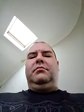 Snapshot of Andrew1900529 chatting on February 25, 5:52 am Andrew1900529 online show from February 25, 5:52 am