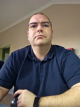 Snapshot of Andrew1900529 chatting on March 6, 5:35 am Andrew1900529 online show from March 6, 5:35 am