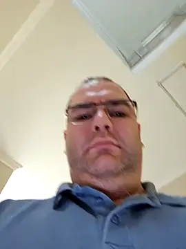 Snapshot of Andrew1900529 chatting on March 7, 10:02 am Andrew1900529 online show from March 7, 10:02 am