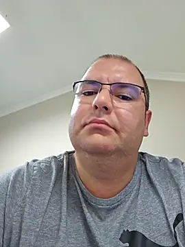 Snapshot of Andrew1900529 chatting on September 18, 10:28 am Andrew1900529 online show from September 18, 10:28 am