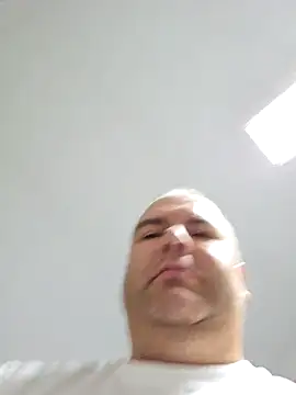 Snapshot of Andrew1900529 chatting on September 24, 4:27 am Andrew1900529 online show from September 24, 4:27 am