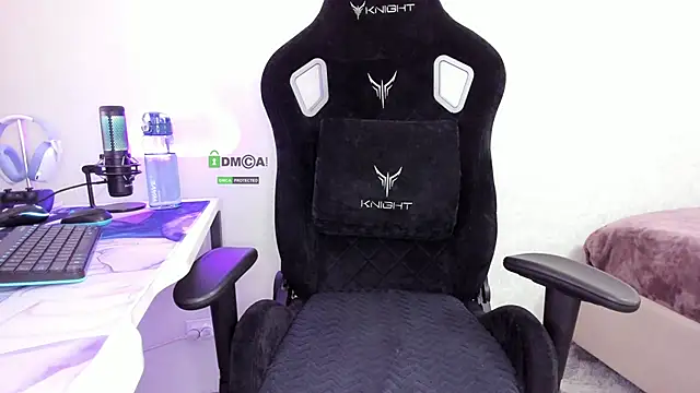 Snapshot of SkyqueenI chatting on February 7, 7:34 am SkyqueenI online show from February 7, 7:34 am