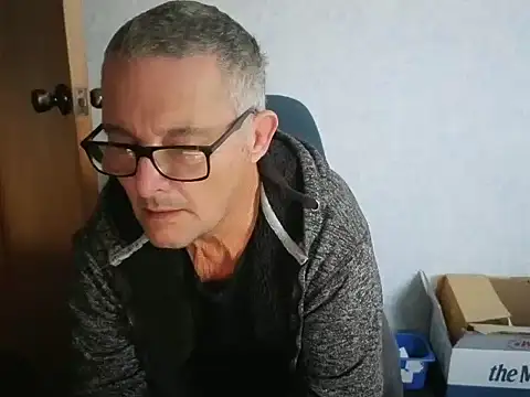 Snapshot of bigballnz chatting on June 3, 8:25 pm bigballnz online show from June 3, 8:25 pm