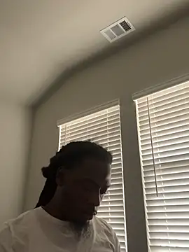 Snapshot of blue5455 chatting on February 12, 9:33 pm blue5455 online show from February 12, 9:33 pm