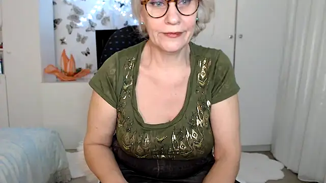 Snapshot of Ghertrude52 chatting on February 21, 4:29 am Ghertrude52 online show from February 21, 4:29 am