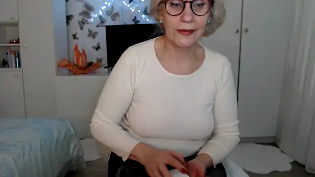 Snapshot of Ghertrude52 chatting on February 21, 10:39 am Ghertrude52 online show from February 21, 10:39 am