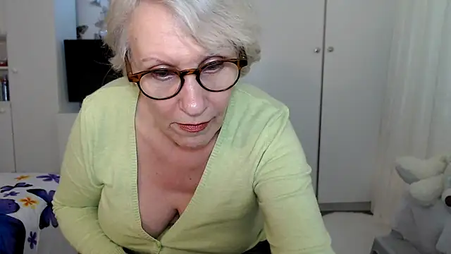 Snapshot of Ghertrude52 chatting on March 8, 10:22 am Ghertrude52 online show from March 8, 10:22 am