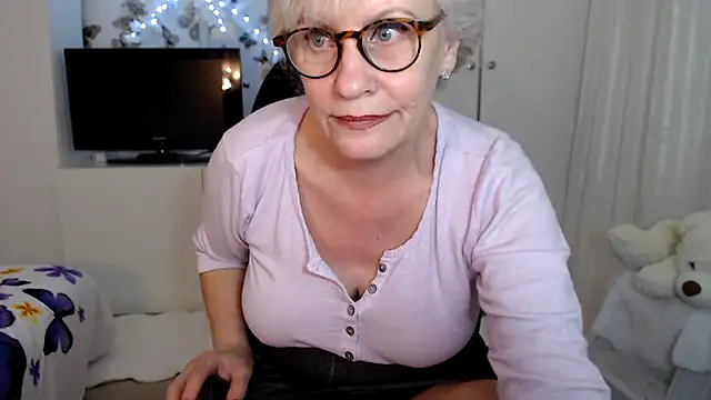 Snapshot of Ghertrude52 chatting on March 14, 4:21 am Ghertrude52 online show from March 14, 4:21 am