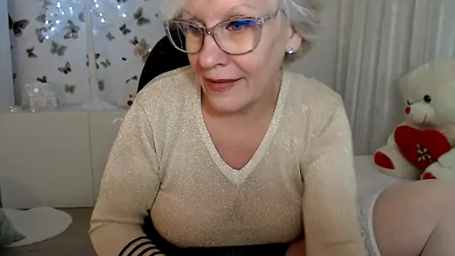 Snapshot of Ghertrude52 chatting on March 21, 7:33 am Ghertrude52 online show from March 21, 7:33 am