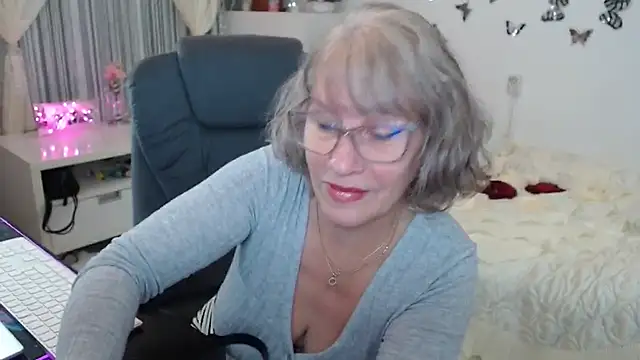 Snapshot of Ghertrude52 chatting on October 11, 3:39 am Ghertrude52 online show from October 11, 3:39 am