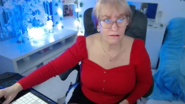 Snapshot of Ghertrude52 chatting on November 28, 4:04 am Ghertrude52 online show from November 28, 4:04 am