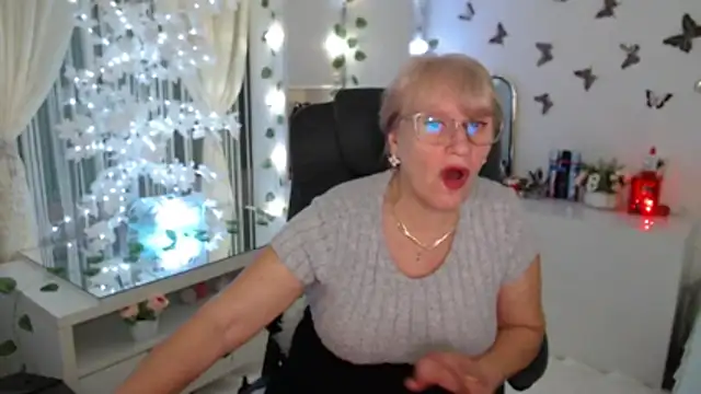 Snapshot of Ghertrude52 chatting on December 16, 4:17 am Ghertrude52 online show from December 16, 4:17 am