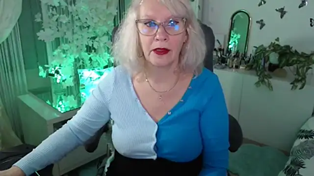 Ghertrude52 online show from February 2, 4:33 am