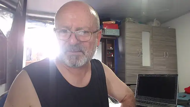 Snapshot of ferdinad20 chatting on July 15, 3:28 pm ferdinad20 online show from July 15, 3:28 pm