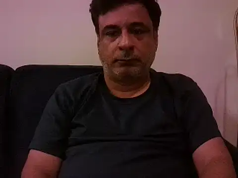 Snapshot of desipapaxxx chatting on February 6, 7:51 pm desipapaxxx online show from February 6, 7:51 pm