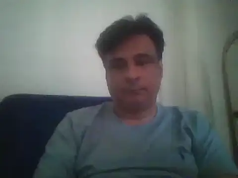 Snapshot of desipapaxxx chatting on February 13, 10:44 am desipapaxxx online show from February 13, 10:44 am