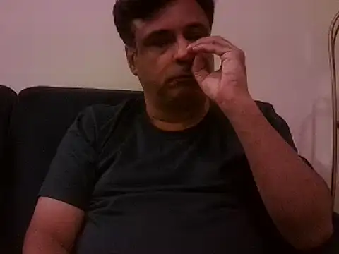 Snapshot of desipapaxxx chatting on February 13, 3:03 pm desipapaxxx online show from February 13, 3:03 pm