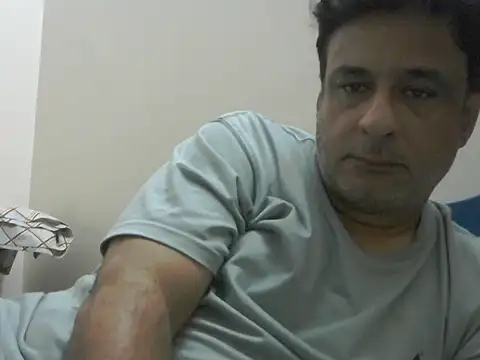 Snapshot of desipapaxxx chatting on October 4, 4:21 am desipapaxxx online show from October 4, 4:21 am