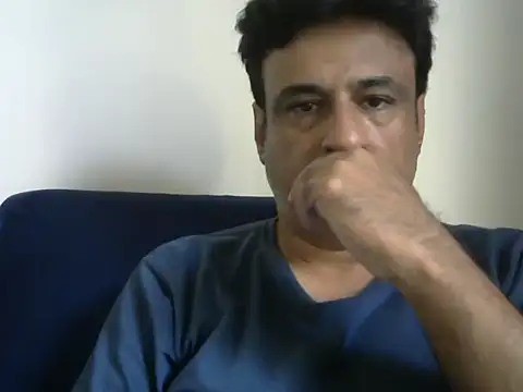 Snapshot of desipapaxxx chatting on October 16, 4:57 am desipapaxxx online show from October 16, 4:57 am