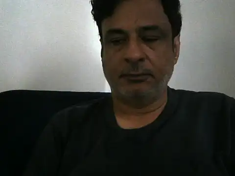 Snapshot of desipapaxxx chatting on October 18, 2:47 am desipapaxxx online show from October 18, 2:47 am