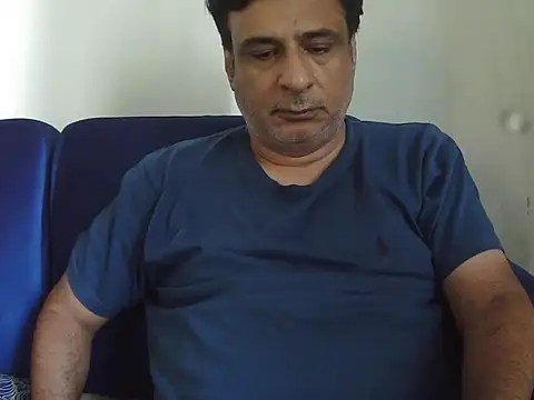 Snapshot of desipapaxxx chatting on October 31, 3:51 am desipapaxxx online show from October 31, 3:51 am