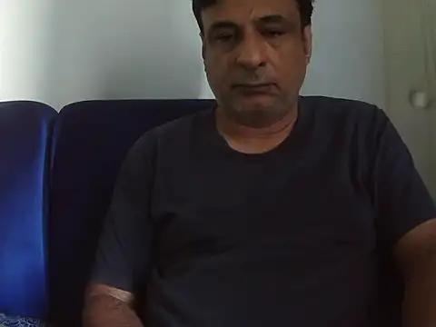 Snapshot of desipapaxxx chatting on November 15, 3:37 am desipapaxxx online show from November 15, 3:37 am