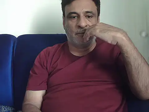 Snapshot of desipapaxxx chatting on December 18, 11:49 am desipapaxxx online show from December 18, 11:49 am