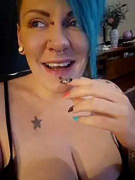 PinkTheHawk online show from April 7, 10:26 am