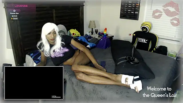 Snapshot of QueenofWhiteIce chatting on January 21, 4:32 am QueenofWhiteIce online show from January 21, 4:32 am