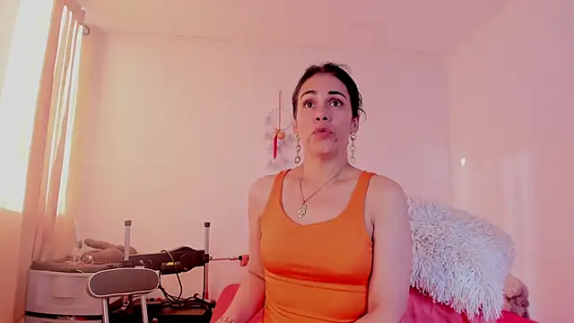 girasol walton online show from February 6, 12:26 pm