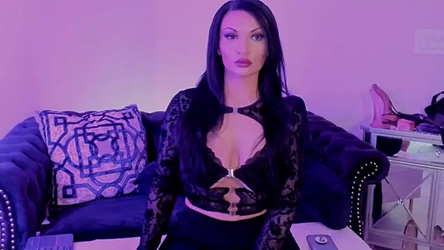 Snapshot of NatashaxoBangs chatting on February 3, 11:47 pm NatashaxoBangs online show from February 3, 11:47 pm