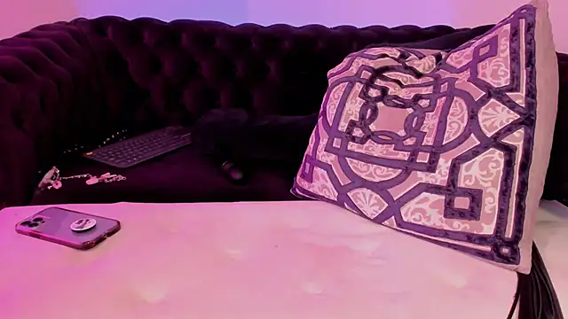 Snapshot of NatashaxoBangs chatting on March 15, 5:37 pm NatashaxoBangs online show from March 15, 5:37 pm