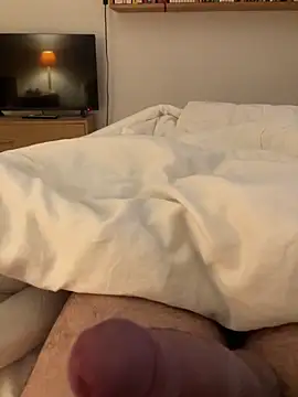 Snapshot of Romain2841 chatting on February 21, 4:19 pm Romain2841 online show from February 21, 4:19 pm