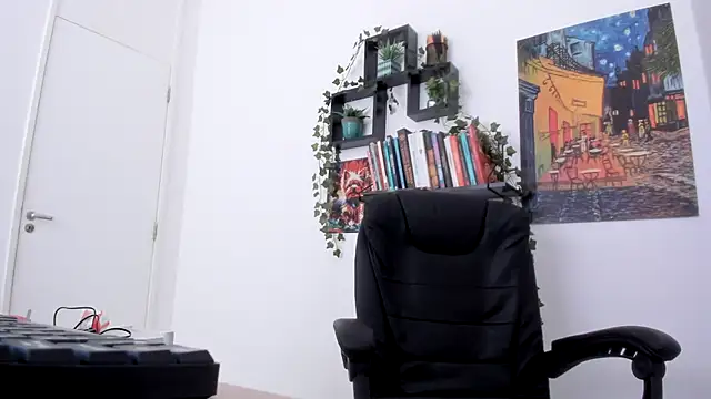 Snapshot of TaliMajesty chatting on December 7, 12:02 pm TaliMajesty online show from December 7, 12:02 pm