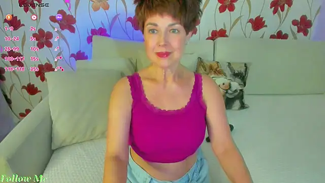 JennAlison online show from April 4, 1:19 pm