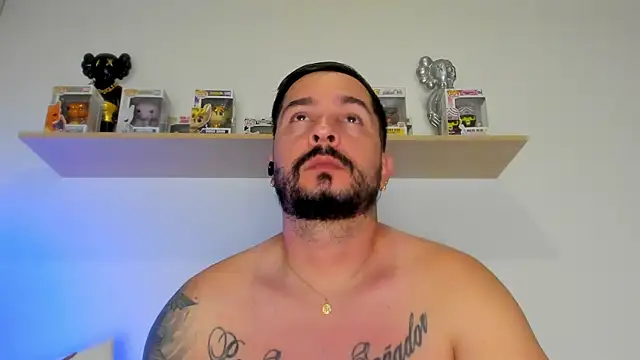 Snapshot of camilo_restrepo21 chatting on July 2, 12:10 am camilo restrepo21 online show from July 2, 12:10 am