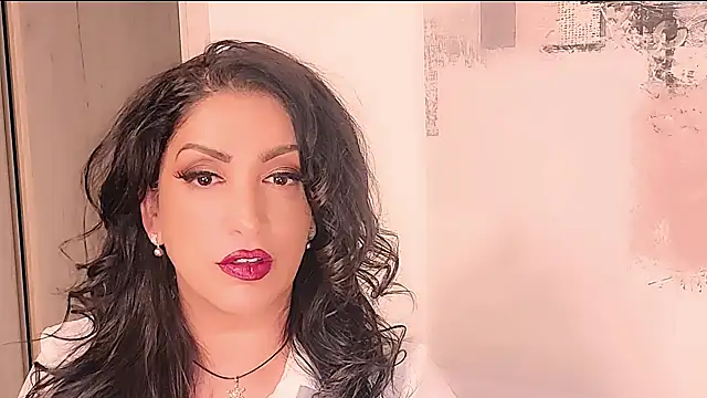 Snapshot of Wonderful_Woman chatting on July 13, 8:11 pm Wonderful Woman online show from July 13, 8:11 pm