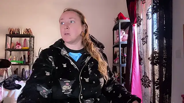 kisicaxx online show from February 23, 2:14 pm