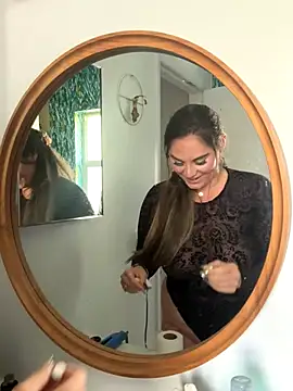 lovely beast online show from October 14, 4:30 pm