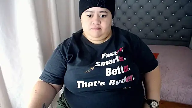 hotlesby4uxxx online show from December 19, 12:01 pm