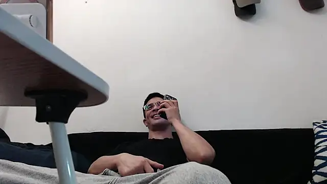 Snapshot of SebastianReiss chatting on February 12, 7:13 pm SebastianReiss online show from February 12, 7:13 pm