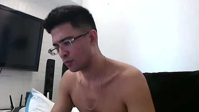 Snapshot of SebastianReiss chatting on March 16, 8:43 am SebastianReiss online show from March 16, 8:43 am