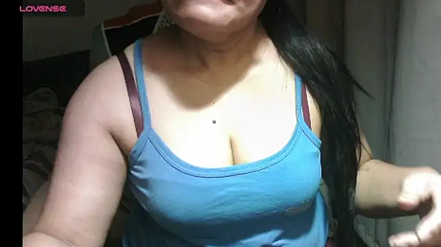 Snapshot of Hotpinay43 chatting on January 30, 10:30 pm Hotpinay43 online show from January 30, 10:30 pm