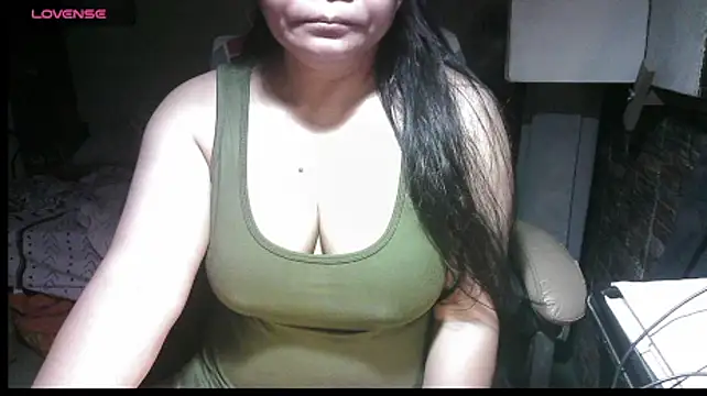 Snapshot of Hotpinay43 chatting on September 18, 12:01 am Hotpinay43 online show from September 18, 12:01 am