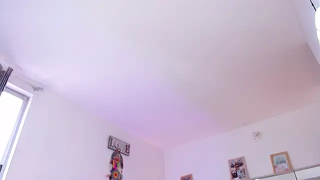 Snapshot of hollythomson chatting on March 18, 8:48 pm hollythomson online show from March 18, 8:48 pm