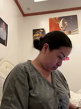 Tightwetholesxx online show from November 27, 1:24 pm