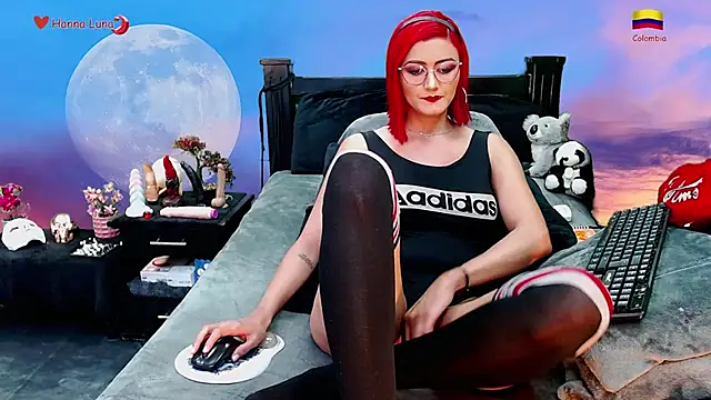 Hanna Luna online show from November 26, 8:15 am